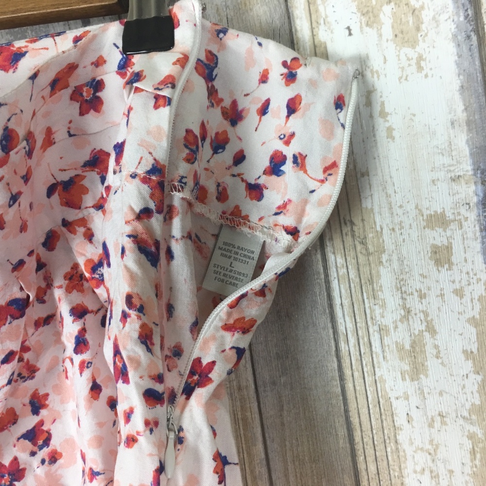 Charlotte Russe Floral Shorts - Picture 3 of 5